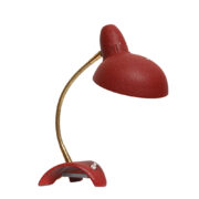 Bordowa metalowa lampka nocna/biurkowa w fakturowym oryginalnym lakierze z giętym złotym ramieniem, Mid Century Modern, Francja, lata 50/60.