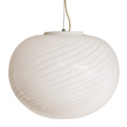 Duża mlecznobiała jednopunktowa szklana sferyczna ażurowa lampa sufitowa ze szkła Murano, Włochy, lata 70.