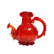 Czerwony szklany ręcznie formowany czajnik/imbryk/smok, projekt Jerzy Słuczan-Orkusz, Krakowski Instytut Szkła, Polska, lata 70.