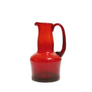 Niski szklany czerwony dzbanek/amfora, Huta Szkła Gospodarczego "Sudety" w Szczytnej Śląskiej, Polska, lata 70.