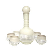 Mleczno biała szklana ręcznie formowana karafka i sześć niskich szklanek, projekt Jerzy Słuczan Orkusz, Huta Szkła "Tarnowiec" w Tarnowcu, Polska, lata 80.