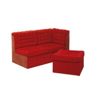 Czerwona tapicerowana dwuosobowa sofa/szezlong w stylu Boho z mobilną dużą pufą/podnóżkiem na kółkach