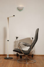 Czarny obrotowy niski fotel wypoczynkowy "Exen" obity w skórę naturalną osadzony na chromowanej konstrukcji, projekt Tord Bjorklund dla IKEA, Szwecja, projekt z 1989 roku - obrazek 21