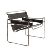 Czarny fotel "Wassily" / model B3 z konstrukcją z chromowanych rurek i naturalnej skóry, projekt Marcel Breuer, Bauhaus, Włochy, lata 80, wzór z 1925 roku,