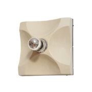 Jednopunktowa kwadratowa lekka lakierowana na kremowo w połysku lampa ścienna/kinkiet "Scudo" (Tarcza)z tłoczonego aluminium, Space Age, firma Fael, Włochy, lata 70