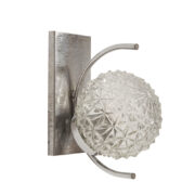 Jednopunktowy kinkiet z fakturowym szklanym kloszem w kształcie kuli i tylną metalową błyszczącą ścianką z okrągłą chromowaną obejmą No 1, Włochy, lata 60/70