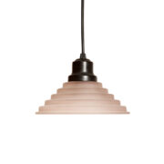 Nieduża lampa wisząca w stylu Memphis/Art Deco ze szklanym różowym kaskadowym kloszem, Holandia, lata 80.