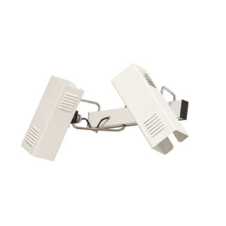 Dwupunktowa pozioma biała metalowa lampa ścienna/kinkiet z ruchomymi kloszami na chromowanej konstrukcji, Space Age, Włochy, lata 70