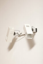 Dwupunktowa pozioma biała metalowa lampa ścienna/kinkiet z ruchomymi kloszami na chromowanej konstrukcji, Space Age, Włochy, lata 70 - obrazek 12