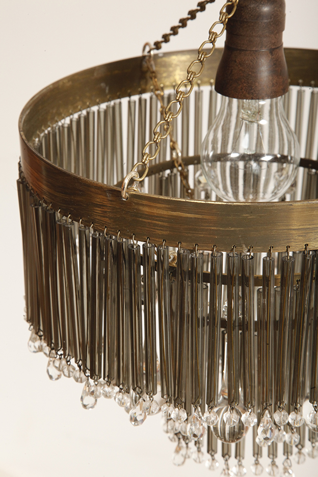 lampa napako, lamp design, vintage shop warsaw, lampa vintage, lampa boho, lampa sufitowa vintage, vintage lamp, antique shop warsaw, vintage hanging lamp, boho vintage, czeska lampa sufitowa retro, 1960., antique store warsaw, retro lamp, lampa vintage boho, hanging vintage lamp napako, 60., antyk sklep, retro style, retro shop, 1960s, antyk sklep warszawa, vintage light, vintage shop, czech design, szklana lampa vintage, czech vintage lamp, vintage, vintage store, vintage ceiling lamp, hanging glass lamp, lamp, sklep vintage, mid century modern, Železnobrodskié Sklo, vintage chandeler, czechoslovakia, design shop, made in prl, lampa vintage Železnobrodskié Sklo, retro glass lamp, 60's, retro shop warsaw, meble prl, Železnobrodskié Sklo ceiling lamp, napako vintage lamp, mid century lamp, retro sklep warszawa, retro, Železnobrodskié Sklo vintage lamp Kaskadowa trzypoziomowa jednopunktowa lampa sufitowa w stylu boho złożona z przeźroczystych szklanych wisiorków i czarnych szklanych pałeczek wiszących na trzech metalowych obręczach w kolorze starego złota, Typ 18-01, Železnobrodskié Sklo, Czechosłowacja, lata 50. - obrazek 12