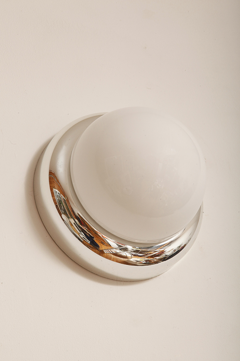 lampa retro, antique store warsaw, design shop, vintage ceiling lamp, design shop warsaw, white glass lamp, italian lamp, retro store, vintage wall lamp, design sklep warszawa, italian style, antyk sklep, design sklep, prl design, antique shop, lampa space age, antyk sklep warszawa, design store, lampa prl, antique store, wisząca lampa retro, italian vintage lamp, sklep retro, lampa vintage, design store warsaw, kinkiet vintage, space age wall lamp, retro shop warsaw, space age, mleczna lampa wiszaca, white lamp, włoski kinkiet vintage, retro sklep warszawa, space age lamp, lampa wiszca prl, retro shop, szklany kinkiet vintage, lampa, vintage shop warsaw, space age style, wisząca lampa vintage, vintage shop, szkło murano, lamp design, vintage store warsaw, vintage hanging lamp, vintage sklep warszawa, vintage store, vintage italian wall lamp, vintage lamp, retro store warsaw, retro lamp, antique shop warsaw, sklep vintage, vintage sconce, prl style, szklana lampa Jednopunktowa w kształcie kopuły okrągła szklana biała lampa ścienna/kinkiet/plafon ze srebrną oprawą z tworzywa sztucznego, Space Age, Sozzi Illuminazione, Włochy, lata 80. - obrazek 12