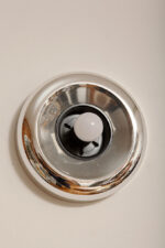 Jednopunktowa w kształcie kopuły okrągła szklana biała lampa ścienna/kinkiet/plafon ze srebrną oprawą z tworzywa sztucznego, Space Age, Sozzi Illuminazione, Włochy, lata 80. - obrazek 15