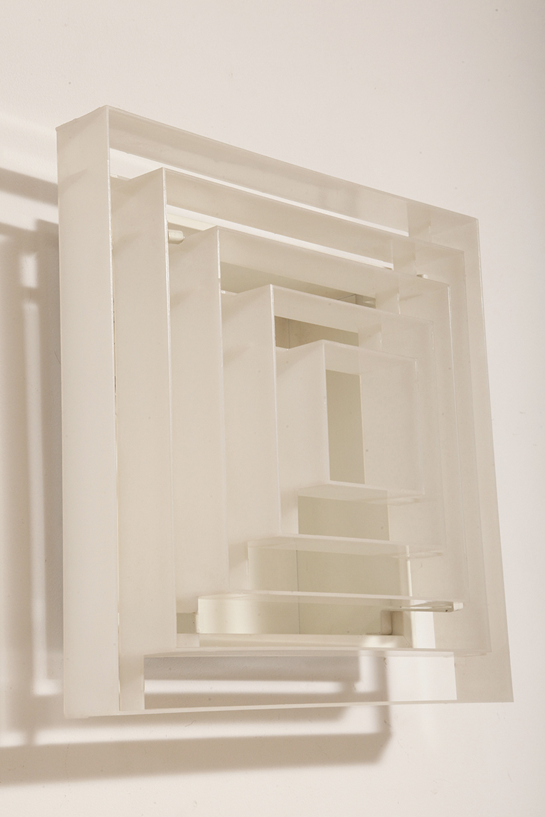 scandinavian lamp, antique shop warsaw, duński design, retro sklep warszawa, scandinavian style, antique store warsaw, retro shop, vintage shop warsaw, vintage wall lamp, antyk sklep, vintage shop, vintage store warsaw, metal lamp, antyk sklep warszawa, vintage store, retro store warsaw, lampa vintage, scandinavian vintage lamp, sklep vintage, design shop warsaw, danish design, metal vintage lamp, design shop, design sklep warszawa, lampa retro, wall lamp lyfa, retro store, danish lamp, antique shop, duńska lampa, design sklep, danish ceiling lamp, antique store, danish hanging lamp, design store, vintage lamp, design store warsaw, vintage danish lamp, kinkiet lyfa, sklep retro, scandinavian design, vintage sklep warszawa, danish retro lamp, lyfa wall lamp, retro shop warsaw Duży jednopunktowy biały kwadratowy podtynkowy kinkiet/lampa ścienna/plafon „Kvadrat” / „Kvadratlampen” z geometrycznym dyfuzorem z tworzywa sztucznego, projekt Nils Andersen & Salli Besiakow dla Lyfa, Dania, wzór z 1972 roku - obrazek 16