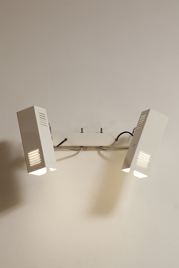 prl design, antique shop, lampa space age, antyk sklep warszawa, design store, lampa prl, antique store, wisząca lampa retro, italian vintage lamp, sklep retro, lampa vintage, design store warsaw, kinkiet vintage, space age wall lamp, retro shop warsaw, space age, mleczna lampa wiszaca, white lamp, włoski kinkiet vintage, retro sklep warszawa, space age lamp, lampa wiszca prl, retro shop, szklany kinkiet vintage, lampa, vintage shop warsaw, space age style, wisząca lampa vintage, vintage shop, szkło murano, lamp design, vintage store warsaw, vintage hanging lamp, vintage sklep warszawa, vintage store, vintage italian wall lamp, vintage lamp, retro store warsaw, retro lamp, antique shop warsaw, sklep vintage, vintage sconce, prl style, szklana lampa, lampa retro, antique store warsaw, design shop, vintage ceiling lamp, design shop warsaw, white glass lamp, italian lamp, retro store, vintage wall lamp, design sklep warszawa, italian style, antyk sklep, design sklep Dwupunktowa pozioma biała metalowa lampa ścienna/kinkiet z ruchomymi kloszami na chromowanej konstrukcji, Space Age, Włochy, lata 70 - obrazek 17