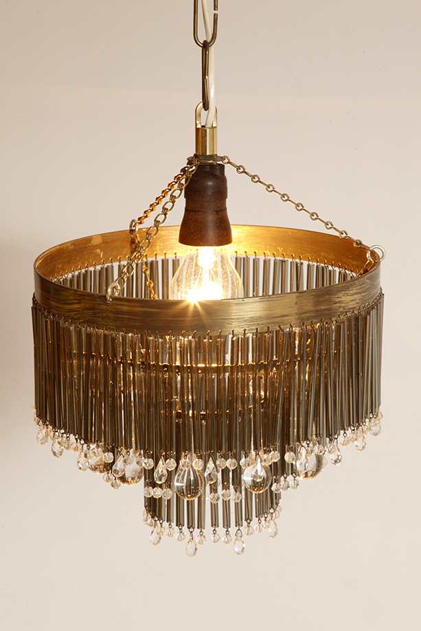 lampa napako, lamp design, vintage shop warsaw, lampa vintage, lampa boho, lampa sufitowa vintage, vintage lamp, antique shop warsaw, vintage hanging lamp, boho vintage, czeska lampa sufitowa retro, 1960., antique store warsaw, retro lamp, lampa vintage boho, hanging vintage lamp napako, 60., antyk sklep, retro style, retro shop, 1960s, antyk sklep warszawa, vintage light, vintage shop, czech design, szklana lampa vintage, czech vintage lamp, vintage, vintage store, vintage ceiling lamp, hanging glass lamp, lamp, sklep vintage, mid century modern, Železnobrodskié Sklo, vintage chandeler, czechoslovakia, design shop, made in prl, lampa vintage Železnobrodskié Sklo, retro glass lamp, 60's, retro shop warsaw, meble prl, Železnobrodskié Sklo ceiling lamp, napako vintage lamp, mid century lamp, retro sklep warszawa, retro, Železnobrodskié Sklo vintage lamp Kaskadowa trzypoziomowa jednopunktowa lampa sufitowa w stylu boho złożona z przeźroczystych szklanych wisiorków i czarnych szklanych pałeczek wiszących na trzech metalowych obręczach w kolorze starego złota, Typ 18-01, Železnobrodskié Sklo, Czechosłowacja, lata 50. - obrazek 17