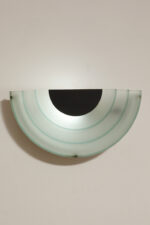 Jednopunktowy kinkiet/lampa ścienna z akrylowym kaskadowym kloszem w morskim kolorze, styl Memphis, firma Massive, Belgia, lata 90. - obrazek 17