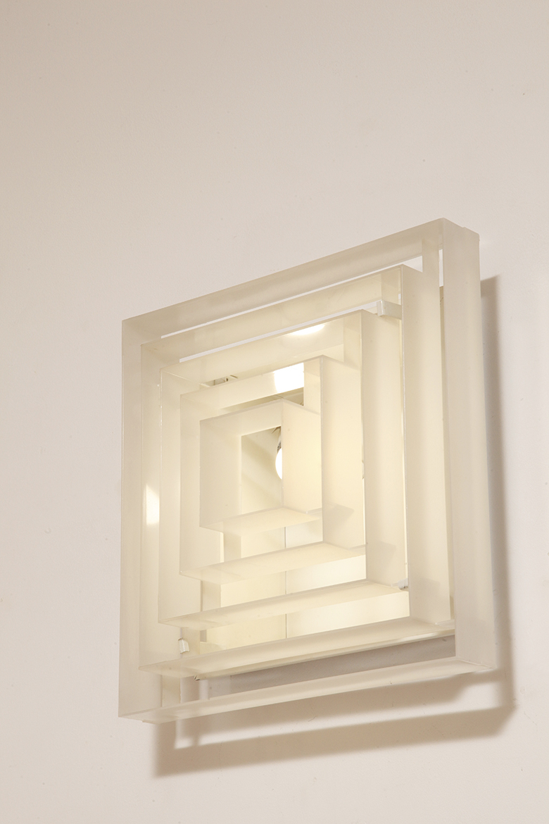 scandinavian lamp, antique shop warsaw, duński design, retro sklep warszawa, scandinavian style, antique store warsaw, retro shop, vintage shop warsaw, vintage wall lamp, antyk sklep, vintage shop, vintage store warsaw, metal lamp, antyk sklep warszawa, vintage store, retro store warsaw, lampa vintage, scandinavian vintage lamp, sklep vintage, design shop warsaw, danish design, metal vintage lamp, design shop, design sklep warszawa, lampa retro, wall lamp lyfa, retro store, danish lamp, antique shop, duńska lampa, design sklep, danish ceiling lamp, antique store, danish hanging lamp, design store, vintage lamp, design store warsaw, vintage danish lamp, kinkiet lyfa, sklep retro, scandinavian design, vintage sklep warszawa, danish retro lamp, lyfa wall lamp, retro shop warsaw Duży jednopunktowy biały kwadratowy podtynkowy kinkiet/lampa ścienna/plafon „Kvadrat” / „Kvadratlampen” z geometrycznym dyfuzorem z tworzywa sztucznego, projekt Nils Andersen & Salli Besiakow dla Lyfa, Dania, wzór z 1972 roku - obrazek 17