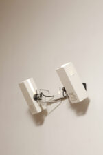 Dwupunktowa pozioma biała metalowa lampa ścienna/kinkiet z ruchomymi kloszami na chromowanej konstrukcji, Space Age, Włochy, lata 70 - obrazek 19