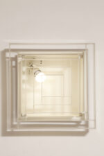 Duży jednopunktowy biały kwadratowy podtynkowy kinkiet/lampa ścienna/plafon „Kvadrat” / „Kvadratlampen” z geometrycznym dyfuzorem z tworzywa sztucznego, projekt Nils Andersen & Salli Besiakow dla Lyfa, Dania, wzór z 1972 roku - obrazek 19