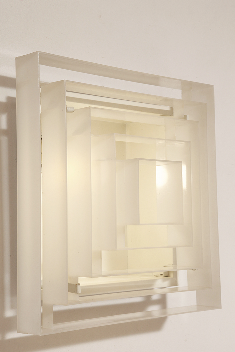 scandinavian lamp, antique shop warsaw, duński design, retro sklep warszawa, scandinavian style, antique store warsaw, retro shop, vintage shop warsaw, vintage wall lamp, antyk sklep, vintage shop, vintage store warsaw, metal lamp, antyk sklep warszawa, vintage store, retro store warsaw, lampa vintage, scandinavian vintage lamp, sklep vintage, design shop warsaw, danish design, metal vintage lamp, design shop, design sklep warszawa, lampa retro, wall lamp lyfa, retro store, danish lamp, antique shop, duńska lampa, design sklep, danish ceiling lamp, antique store, danish hanging lamp, design store, vintage lamp, design store warsaw, vintage danish lamp, kinkiet lyfa, sklep retro, scandinavian design, vintage sklep warszawa, danish retro lamp, lyfa wall lamp, retro shop warsaw Duży jednopunktowy biały kwadratowy podtynkowy kinkiet/lampa ścienna/plafon „Kvadrat” / „Kvadratlampen” z geometrycznym dyfuzorem z tworzywa sztucznego, projekt Nils Andersen & Salli Besiakow dla Lyfa, Dania, wzór z 1972 roku - obrazek 20