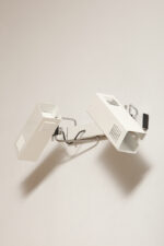 Dwupunktowa pozioma biała metalowa lampa ścienna/kinkiet z ruchomymi kloszami na chromowanej konstrukcji, Space Age, Włochy, lata 70 - obrazek 22