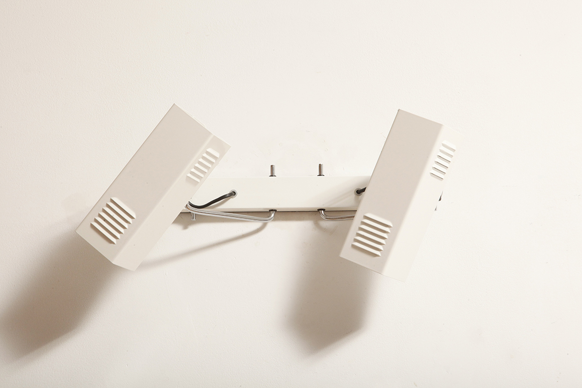 prl design, antique shop, lampa space age, antyk sklep warszawa, design store, lampa prl, antique store, wisząca lampa retro, italian vintage lamp, sklep retro, lampa vintage, design store warsaw, kinkiet vintage, space age wall lamp, retro shop warsaw, space age, mleczna lampa wiszaca, white lamp, włoski kinkiet vintage, retro sklep warszawa, space age lamp, lampa wiszca prl, retro shop, szklany kinkiet vintage, lampa, vintage shop warsaw, space age style, wisząca lampa vintage, vintage shop, szkło murano, lamp design, vintage store warsaw, vintage hanging lamp, vintage sklep warszawa, vintage store, vintage italian wall lamp, vintage lamp, retro store warsaw, retro lamp, antique shop warsaw, sklep vintage, vintage sconce, prl style, szklana lampa, lampa retro, antique store warsaw, design shop, vintage ceiling lamp, design shop warsaw, white glass lamp, italian lamp, retro store, vintage wall lamp, design sklep warszawa, italian style, antyk sklep, design sklep Dwupunktowa pozioma biała metalowa lampa ścienna/kinkiet z ruchomymi kloszami na chromowanej konstrukcji, Space Age, Włochy, lata 70 - obrazek 24