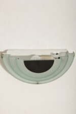 Jednopunktowy kinkiet/lampa ścienna z akrylowym kaskadowym kloszem w morskim kolorze, styl Memphis, firma Massive, Belgia, lata 90. - obrazek 24