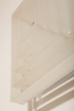 Duży jednopunktowy biały kwadratowy podtynkowy kinkiet/lampa ścienna/plafon „Kvadrat” / „Kvadratlampen” z geometrycznym dyfuzorem z tworzywa sztucznego, projekt Nils Andersen & Salli Besiakow dla Lyfa, Dania, wzór z 1972 roku - obrazek 29