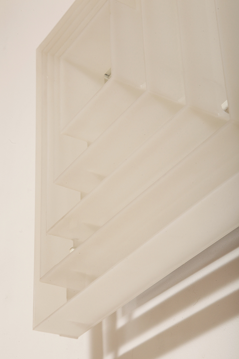 scandinavian lamp, antique shop warsaw, duński design, retro sklep warszawa, scandinavian style, antique store warsaw, retro shop, vintage shop warsaw, vintage wall lamp, antyk sklep, vintage shop, vintage store warsaw, metal lamp, antyk sklep warszawa, vintage store, retro store warsaw, lampa vintage, scandinavian vintage lamp, sklep vintage, design shop warsaw, danish design, metal vintage lamp, design shop, design sklep warszawa, lampa retro, wall lamp lyfa, retro store, danish lamp, antique shop, duńska lampa, design sklep, danish ceiling lamp, antique store, danish hanging lamp, design store, vintage lamp, design store warsaw, vintage danish lamp, kinkiet lyfa, sklep retro, scandinavian design, vintage sklep warszawa, danish retro lamp, lyfa wall lamp, retro shop warsaw Duży jednopunktowy biały kwadratowy podtynkowy kinkiet/lampa ścienna/plafon „Kvadrat” / „Kvadratlampen” z geometrycznym dyfuzorem z tworzywa sztucznego, projekt Nils Andersen & Salli Besiakow dla Lyfa, Dania, wzór z 1972 roku - obrazek 29