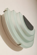 Jednopunktowy kinkiet/lampa ścienna z akrylowym kaskadowym kloszem w morskim kolorze, styl Memphis, firma Massive, Belgia, lata 90. - obrazek 3