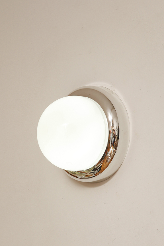 lampa retro, antique store warsaw, design shop, vintage ceiling lamp, design shop warsaw, white glass lamp, italian lamp, retro store, vintage wall lamp, design sklep warszawa, italian style, antyk sklep, design sklep, prl design, antique shop, lampa space age, antyk sklep warszawa, design store, lampa prl, antique store, wisząca lampa retro, italian vintage lamp, sklep retro, lampa vintage, design store warsaw, kinkiet vintage, space age wall lamp, retro shop warsaw, space age, mleczna lampa wiszaca, white lamp, włoski kinkiet vintage, retro sklep warszawa, space age lamp, lampa wiszca prl, retro shop, szklany kinkiet vintage, lampa, vintage shop warsaw, space age style, wisząca lampa vintage, vintage shop, szkło murano, lamp design, vintage store warsaw, vintage hanging lamp, vintage sklep warszawa, vintage store, vintage italian wall lamp, vintage lamp, retro store warsaw, retro lamp, antique shop warsaw, sklep vintage, vintage sconce, prl style, szklana lampa Jednopunktowa w kształcie kopuły okrągła szklana biała lampa ścienna/kinkiet/plafon ze srebrną oprawą z tworzywa sztucznego, Space Age, Sozzi Illuminazione, Włochy, lata 80. - obrazek 3