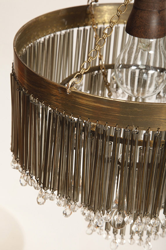 lampa napako, lamp design, vintage shop warsaw, lampa vintage, lampa boho, lampa sufitowa vintage, vintage lamp, antique shop warsaw, vintage hanging lamp, boho vintage, czeska lampa sufitowa retro, 1960., antique store warsaw, retro lamp, lampa vintage boho, hanging vintage lamp napako, 60., antyk sklep, retro style, retro shop, 1960s, antyk sklep warszawa, vintage light, vintage shop, czech design, szklana lampa vintage, czech vintage lamp, vintage, vintage store, vintage ceiling lamp, hanging glass lamp, lamp, sklep vintage, mid century modern, Železnobrodskié Sklo, vintage chandeler, czechoslovakia, design shop, made in prl, lampa vintage Železnobrodskié Sklo, retro glass lamp, 60's, retro shop warsaw, meble prl, Železnobrodskié Sklo ceiling lamp, napako vintage lamp, mid century lamp, retro sklep warszawa, retro, Železnobrodskié Sklo vintage lamp Kaskadowa trzypoziomowa jednopunktowa lampa sufitowa w stylu boho złożona z przeźroczystych szklanych wisiorków i czarnych szklanych pałeczek wiszących na trzech metalowych obręczach w kolorze starego złota, Typ 18-01, Železnobrodskié Sklo, Czechosłowacja, lata 50. - obrazek 35