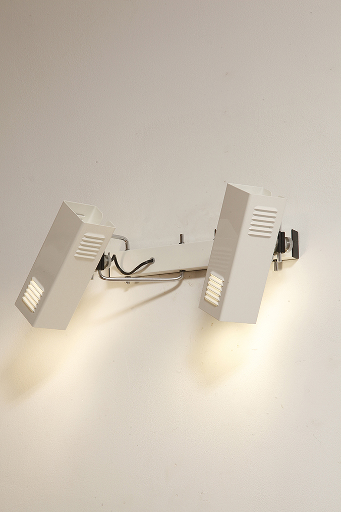 prl design, antique shop, lampa space age, antyk sklep warszawa, design store, lampa prl, antique store, wisząca lampa retro, italian vintage lamp, sklep retro, lampa vintage, design store warsaw, kinkiet vintage, space age wall lamp, retro shop warsaw, space age, mleczna lampa wiszaca, white lamp, włoski kinkiet vintage, retro sklep warszawa, space age lamp, lampa wiszca prl, retro shop, szklany kinkiet vintage, lampa, vintage shop warsaw, space age style, wisząca lampa vintage, vintage shop, szkło murano, lamp design, vintage store warsaw, vintage hanging lamp, vintage sklep warszawa, vintage store, vintage italian wall lamp, vintage lamp, retro store warsaw, retro lamp, antique shop warsaw, sklep vintage, vintage sconce, prl style, szklana lampa, lampa retro, antique store warsaw, design shop, vintage ceiling lamp, design shop warsaw, white glass lamp, italian lamp, retro store, vintage wall lamp, design sklep warszawa, italian style, antyk sklep, design sklep Dwupunktowa pozioma biała metalowa lampa ścienna/kinkiet z ruchomymi kloszami na chromowanej konstrukcji, Space Age, Włochy, lata 70 - obrazek 35