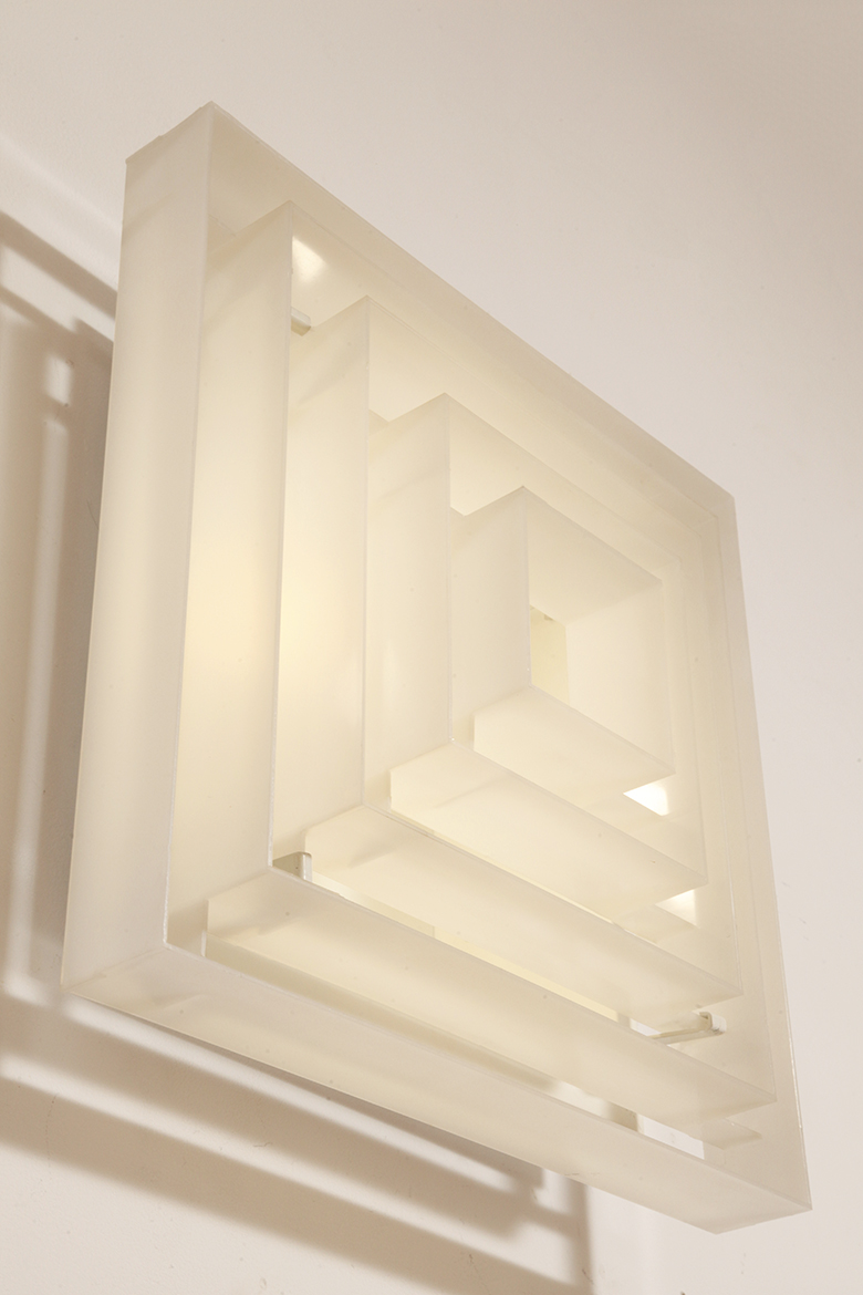 scandinavian lamp, antique shop warsaw, duński design, retro sklep warszawa, scandinavian style, antique store warsaw, retro shop, vintage shop warsaw, vintage wall lamp, antyk sklep, vintage shop, vintage store warsaw, metal lamp, antyk sklep warszawa, vintage store, retro store warsaw, lampa vintage, scandinavian vintage lamp, sklep vintage, design shop warsaw, danish design, metal vintage lamp, design shop, design sklep warszawa, lampa retro, wall lamp lyfa, retro store, danish lamp, antique shop, duńska lampa, design sklep, danish ceiling lamp, antique store, danish hanging lamp, design store, vintage lamp, design store warsaw, vintage danish lamp, kinkiet lyfa, sklep retro, scandinavian design, vintage sklep warszawa, danish retro lamp, lyfa wall lamp, retro shop warsaw Duży jednopunktowy biały kwadratowy podtynkowy kinkiet/lampa ścienna/plafon „Kvadrat” / „Kvadratlampen” z geometrycznym dyfuzorem z tworzywa sztucznego, projekt Nils Andersen & Salli Besiakow dla Lyfa, Dania, wzór z 1972 roku - obrazek 40