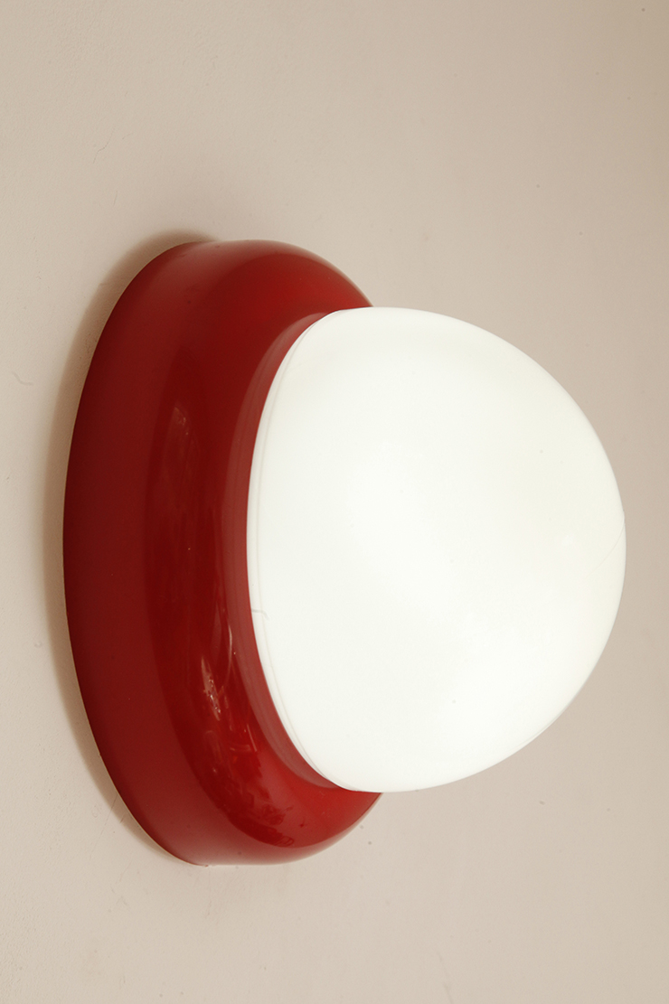 lampa retro, antique store warsaw, design shop, vintage ceiling lamp, design shop warsaw, white glass lamp, italian lamp, retro store, vintage wall lamp, design sklep warszawa, italian style, antyk sklep, design sklep, prl design, antique shop, lampa space age, antyk sklep warszawa, design store, lampa prl, antique store, wisząca lampa retro, italian vintage lamp, sklep retro, lampa vintage, design store warsaw, kinkiet vintage, space age wall lamp, retro shop warsaw, space age, mleczna lampa wiszaca, white lamp, włoski kinkiet vintage, retro sklep warszawa, space age lamp, lampa wiszca prl, retro shop, szklany kinkiet vintage, lampa, vintage shop warsaw, space age style, wisząca lampa vintage, vintage shop, szkło murano, lamp design, vintage store warsaw, vintage hanging lamp, vintage sklep warszawa, vintage store, vintage italian wall lamp, vintage lamp, retro store warsaw, retro lamp, antique shop warsaw, sklep vintage, vintage sconce, prl style, szklana lampa Jednopunktowa w kształcie kopuły okrągła szklana biała lampa ścienna/kinkiet/plafon z czerwoną oprawą z tworzywa sztucznego, Space Age, Sozzi Illuminazione, Włochy, lata 80. - obrazek 4