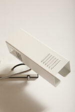 Dwupunktowa pozioma biała metalowa lampa ścienna/kinkiet z ruchomymi kloszami na chromowanej konstrukcji, Space Age, Włochy, lata 70 - obrazek 40