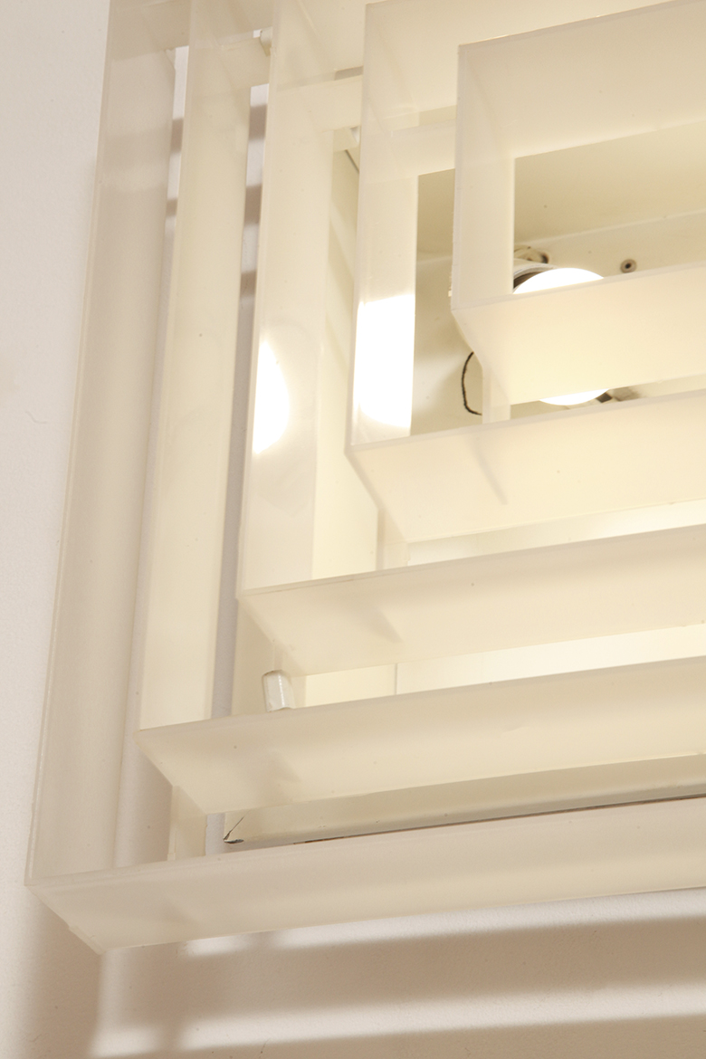 scandinavian lamp, antique shop warsaw, duński design, retro sklep warszawa, scandinavian style, antique store warsaw, retro shop, vintage shop warsaw, vintage wall lamp, antyk sklep, vintage shop, vintage store warsaw, metal lamp, antyk sklep warszawa, vintage store, retro store warsaw, lampa vintage, scandinavian vintage lamp, sklep vintage, design shop warsaw, danish design, metal vintage lamp, design shop, design sklep warszawa, lampa retro, wall lamp lyfa, retro store, danish lamp, antique shop, duńska lampa, design sklep, danish ceiling lamp, antique store, danish hanging lamp, design store, vintage lamp, design store warsaw, vintage danish lamp, kinkiet lyfa, sklep retro, scandinavian design, vintage sklep warszawa, danish retro lamp, lyfa wall lamp, retro shop warsaw Duży jednopunktowy biały kwadratowy podtynkowy kinkiet/lampa ścienna/plafon „Kvadrat” / „Kvadratlampen” z geometrycznym dyfuzorem z tworzywa sztucznego, projekt Nils Andersen & Salli Besiakow dla Lyfa, Dania, wzór z 1972 roku - obrazek 41