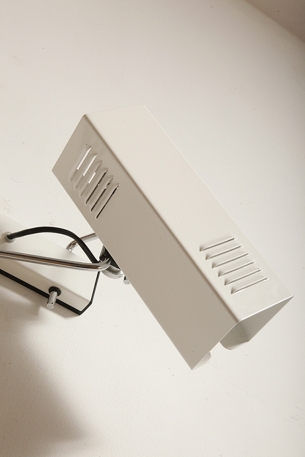 prl design, antique shop, lampa space age, antyk sklep warszawa, design store, lampa prl, antique store, wisząca lampa retro, italian vintage lamp, sklep retro, lampa vintage, design store warsaw, kinkiet vintage, space age wall lamp, retro shop warsaw, space age, mleczna lampa wiszaca, white lamp, włoski kinkiet vintage, retro sklep warszawa, space age lamp, lampa wiszca prl, retro shop, szklany kinkiet vintage, lampa, vintage shop warsaw, space age style, wisząca lampa vintage, vintage shop, szkło murano, lamp design, vintage store warsaw, vintage hanging lamp, vintage sklep warszawa, vintage store, vintage italian wall lamp, vintage lamp, retro store warsaw, retro lamp, antique shop warsaw, sklep vintage, vintage sconce, prl style, szklana lampa, lampa retro, antique store warsaw, design shop, vintage ceiling lamp, design shop warsaw, white glass lamp, italian lamp, retro store, vintage wall lamp, design sklep warszawa, italian style, antyk sklep, design sklep Dwupunktowa pozioma biała metalowa lampa ścienna/kinkiet z ruchomymi kloszami na chromowanej konstrukcji, Space Age, Włochy, lata 70 - obrazek 42