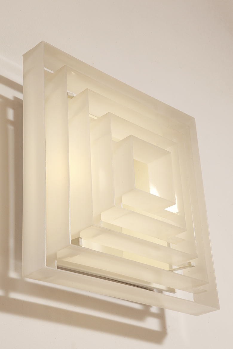 scandinavian lamp, antique shop warsaw, duński design, retro sklep warszawa, scandinavian style, antique store warsaw, retro shop, vintage shop warsaw, vintage wall lamp, antyk sklep, vintage shop, vintage store warsaw, metal lamp, antyk sklep warszawa, vintage store, retro store warsaw, lampa vintage, scandinavian vintage lamp, sklep vintage, design shop warsaw, danish design, metal vintage lamp, design shop, design sklep warszawa, lampa retro, wall lamp lyfa, retro store, danish lamp, antique shop, duńska lampa, design sklep, danish ceiling lamp, antique store, danish hanging lamp, design store, vintage lamp, design store warsaw, vintage danish lamp, kinkiet lyfa, sklep retro, scandinavian design, vintage sklep warszawa, danish retro lamp, lyfa wall lamp, retro shop warsaw Duży jednopunktowy biały kwadratowy podtynkowy kinkiet/lampa ścienna/plafon „Kvadrat” / „Kvadratlampen” z geometrycznym dyfuzorem z tworzywa sztucznego, projekt Nils Andersen & Salli Besiakow dla Lyfa, Dania, wzór z 1972 roku - obrazek 44