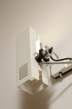 Dwupunktowa pozioma biała metalowa lampa ścienna/kinkiet z ruchomymi kloszami na chromowanej konstrukcji, Space Age, Włochy, lata 70 - obrazek 51