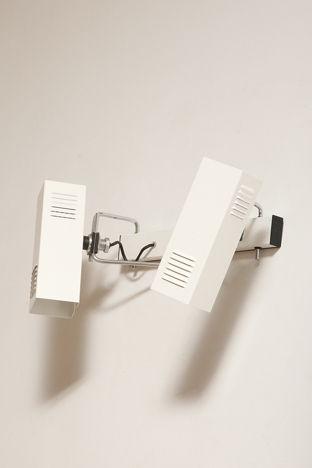 prl design, antique shop, lampa space age, antyk sklep warszawa, design store, lampa prl, antique store, wisząca lampa retro, italian vintage lamp, sklep retro, lampa vintage, design store warsaw, kinkiet vintage, space age wall lamp, retro shop warsaw, space age, mleczna lampa wiszaca, white lamp, włoski kinkiet vintage, retro sklep warszawa, space age lamp, lampa wiszca prl, retro shop, szklany kinkiet vintage, lampa, vintage shop warsaw, space age style, wisząca lampa vintage, vintage shop, szkło murano, lamp design, vintage store warsaw, vintage hanging lamp, vintage sklep warszawa, vintage store, vintage italian wall lamp, vintage lamp, retro store warsaw, retro lamp, antique shop warsaw, sklep vintage, vintage sconce, prl style, szklana lampa, lampa retro, antique store warsaw, design shop, vintage ceiling lamp, design shop warsaw, white glass lamp, italian lamp, retro store, vintage wall lamp, design sklep warszawa, italian style, antyk sklep, design sklep Dwupunktowa pozioma biała metalowa lampa ścienna/kinkiet z ruchomymi kloszami na chromowanej konstrukcji, Space Age, Włochy, lata 70 - obrazek 5