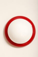 Jednopunktowa w kształcie kopuły okrągła szklana biała lampa ścienna/kinkiet/plafon z czerwoną oprawą z tworzywa sztucznego, Space Age, Sozzi Illuminazione, Włochy, lata 80. - obrazek 5