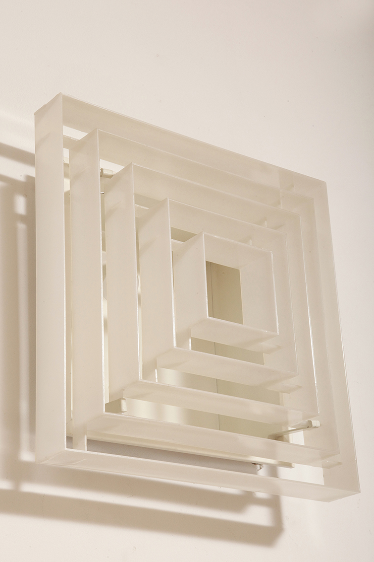 scandinavian lamp, antique shop warsaw, duński design, retro sklep warszawa, scandinavian style, antique store warsaw, retro shop, vintage shop warsaw, vintage wall lamp, antyk sklep, vintage shop, vintage store warsaw, metal lamp, antyk sklep warszawa, vintage store, retro store warsaw, lampa vintage, scandinavian vintage lamp, sklep vintage, design shop warsaw, danish design, metal vintage lamp, design shop, design sklep warszawa, lampa retro, wall lamp lyfa, retro store, danish lamp, antique shop, duńska lampa, design sklep, danish ceiling lamp, antique store, danish hanging lamp, design store, vintage lamp, design store warsaw, vintage danish lamp, kinkiet lyfa, sklep retro, scandinavian design, vintage sklep warszawa, danish retro lamp, lyfa wall lamp, retro shop warsaw Duży jednopunktowy biały kwadratowy podtynkowy kinkiet/lampa ścienna/plafon „Kvadrat” / „Kvadratlampen” z geometrycznym dyfuzorem z tworzywa sztucznego, projekt Nils Andersen & Salli Besiakow dla Lyfa, Dania, wzór z 1972 roku - obrazek 5