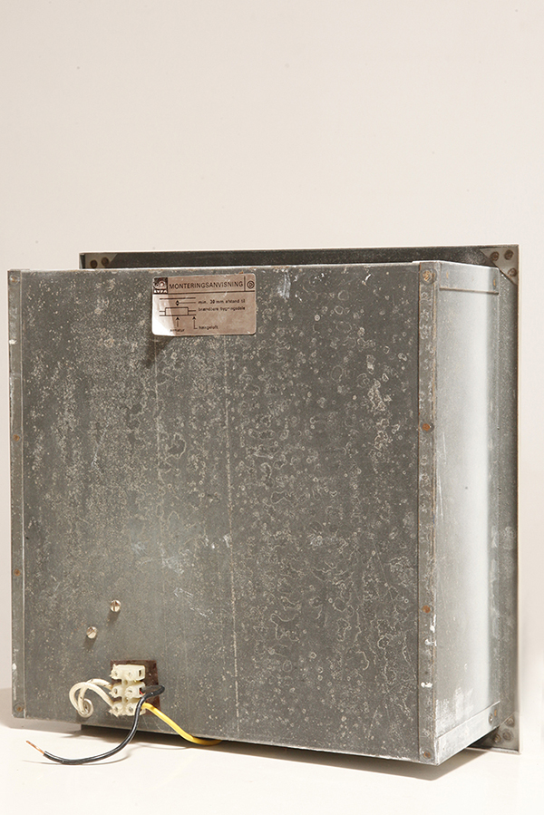 scandinavian lamp, antique shop warsaw, duński design, retro sklep warszawa, scandinavian style, antique store warsaw, retro shop, vintage shop warsaw, vintage wall lamp, antyk sklep, vintage shop, vintage store warsaw, metal lamp, antyk sklep warszawa, vintage store, retro store warsaw, lampa vintage, scandinavian vintage lamp, sklep vintage, design shop warsaw, danish design, metal vintage lamp, design shop, design sklep warszawa, lampa retro, wall lamp lyfa, retro store, danish lamp, antique shop, duńska lampa, design sklep, danish ceiling lamp, antique store, danish hanging lamp, design store, vintage lamp, design store warsaw, vintage danish lamp, kinkiet lyfa, sklep retro, scandinavian design, vintage sklep warszawa, danish retro lamp, lyfa wall lamp, retro shop warsaw Duży jednopunktowy biały kwadratowy podtynkowy kinkiet/lampa ścienna/plafon „Kvadrat” / „Kvadratlampen” z geometrycznym dyfuzorem z tworzywa sztucznego, projekt Nils Andersen & Salli Besiakow dla Lyfa, Dania, wzór z 1972 roku - obrazek 58