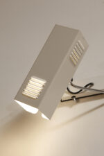 Dwupunktowa pozioma biała metalowa lampa ścienna/kinkiet z ruchomymi kloszami na chromowanej konstrukcji, Space Age, Włochy, lata 70 - obrazek 63