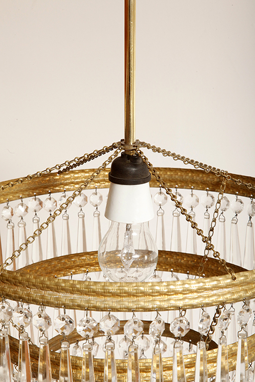 czech design, szklana lampa vintage, czech vintage lamp, vintage, vintage store, vintage ceiling lamp, hanging glass lamp, lamp, sklep vintage, mid century modern, Železnobrodskié Sklo, vintage chandeler, czechoslovakia, design shop, made in prl, lampa vintage Železnobrodskié Sklo, retro glass lamp, 60's, retro shop warsaw, meble prl, Železnobrodskié Sklo ceiling lamp, napako vintage lamp, mid century lamp, retro sklep warszawa, retro, Železnobrodskié Sklo vintage lamp, lampa napako, lamp design, vintage shop warsaw, lampa vintage, lampa boho, lampa sufitowa vintage, vintage lamp, antique shop warsaw, vintage hanging lamp, boho vintage, czeska lampa sufitowa retro, 1960., antique store warsaw, retro lamp, lampa vintage boho, hanging vintage lamp napako, 60., antyk sklep, retro style, retro shop, 1960s, antyk sklep warszawa, vintage light, vintage shop Duża kaskadowa trzypoziomowa jednopunktowa lampa sufitowa w stylu boho złożona z 143 przeźroczystych szklanych wisiorków i innych szklanych dodatków wiszących na trzech metalowych obręczach w kolorze starego złota, Typ 18-01, Železnobrodskié Sklo, Czechosłowacja, lata 50. - obrazek 61