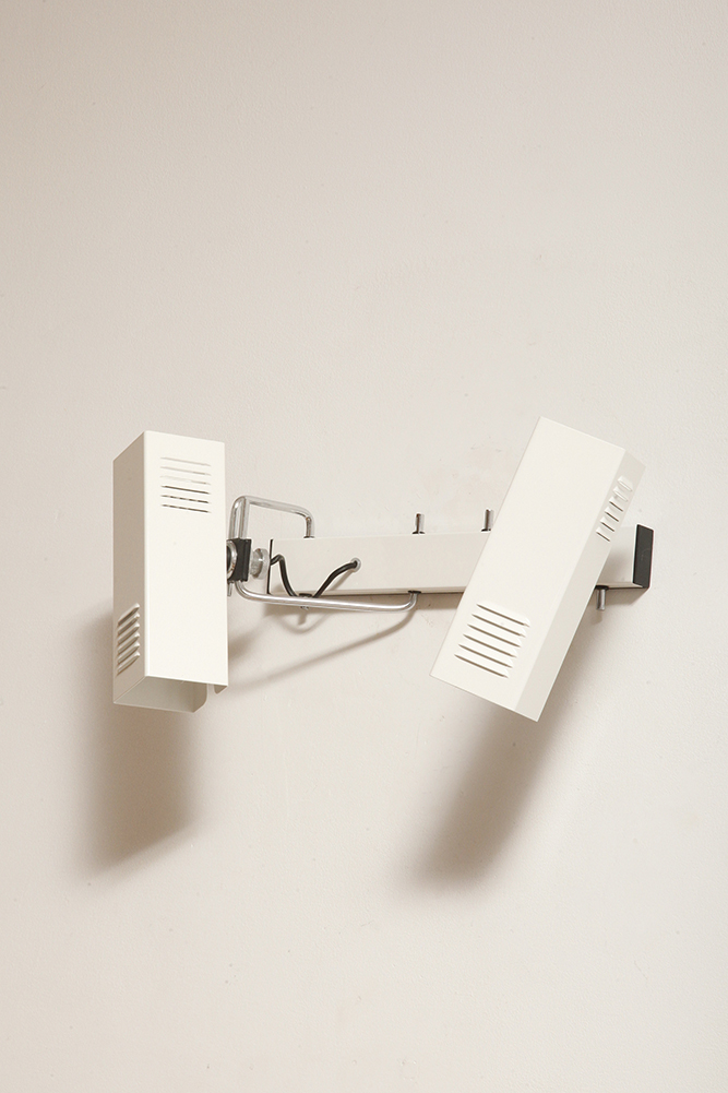 prl design, antique shop, lampa space age, antyk sklep warszawa, design store, lampa prl, antique store, wisząca lampa retro, italian vintage lamp, sklep retro, lampa vintage, design store warsaw, kinkiet vintage, space age wall lamp, retro shop warsaw, space age, mleczna lampa wiszaca, white lamp, włoski kinkiet vintage, retro sklep warszawa, space age lamp, lampa wiszca prl, retro shop, szklany kinkiet vintage, lampa, vintage shop warsaw, space age style, wisząca lampa vintage, vintage shop, szkło murano, lamp design, vintage store warsaw, vintage hanging lamp, vintage sklep warszawa, vintage store, vintage italian wall lamp, vintage lamp, retro store warsaw, retro lamp, antique shop warsaw, sklep vintage, vintage sconce, prl style, szklana lampa, lampa retro, antique store warsaw, design shop, vintage ceiling lamp, design shop warsaw, white glass lamp, italian lamp, retro store, vintage wall lamp, design sklep warszawa, italian style, antyk sklep, design sklep Dwupunktowa pozioma biała metalowa lampa ścienna/kinkiet z ruchomymi kloszami na chromowanej konstrukcji, Space Age, Włochy, lata 70 - obrazek 6