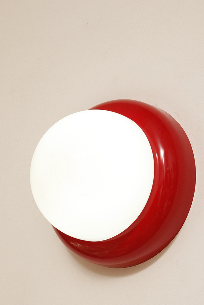 lampa retro, antique store warsaw, design shop, vintage ceiling lamp, design shop warsaw, white glass lamp, italian lamp, retro store, vintage wall lamp, design sklep warszawa, italian style, antyk sklep, design sklep, prl design, antique shop, lampa space age, antyk sklep warszawa, design store, lampa prl, antique store, wisząca lampa retro, italian vintage lamp, sklep retro, lampa vintage, design store warsaw, kinkiet vintage, space age wall lamp, retro shop warsaw, space age, mleczna lampa wiszaca, white lamp, włoski kinkiet vintage, retro sklep warszawa, space age lamp, lampa wiszca prl, retro shop, szklany kinkiet vintage, lampa, vintage shop warsaw, space age style, wisząca lampa vintage, vintage shop, szkło murano, lamp design, vintage store warsaw, vintage hanging lamp, vintage sklep warszawa, vintage store, vintage italian wall lamp, vintage lamp, retro store warsaw, retro lamp, antique shop warsaw, sklep vintage, vintage sconce, prl style, szklana lampa Jednopunktowa w kształcie kopuły okrągła szklana biała lampa ścienna/kinkiet/plafon z czerwoną oprawą z tworzywa sztucznego, Space Age, Sozzi Illuminazione, Włochy, lata 80. - obrazek 6