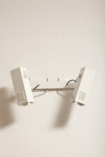 Dwupunktowa pozioma biała metalowa lampa ścienna/kinkiet z ruchomymi kloszami na chromowanej konstrukcji, Space Age, Włochy, lata 70 - obrazek 64