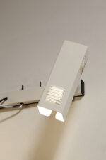 Dwupunktowa pozioma biała metalowa lampa ścienna/kinkiet z ruchomymi kloszami na chromowanej konstrukcji, Space Age, Włochy, lata 70 - obrazek 65